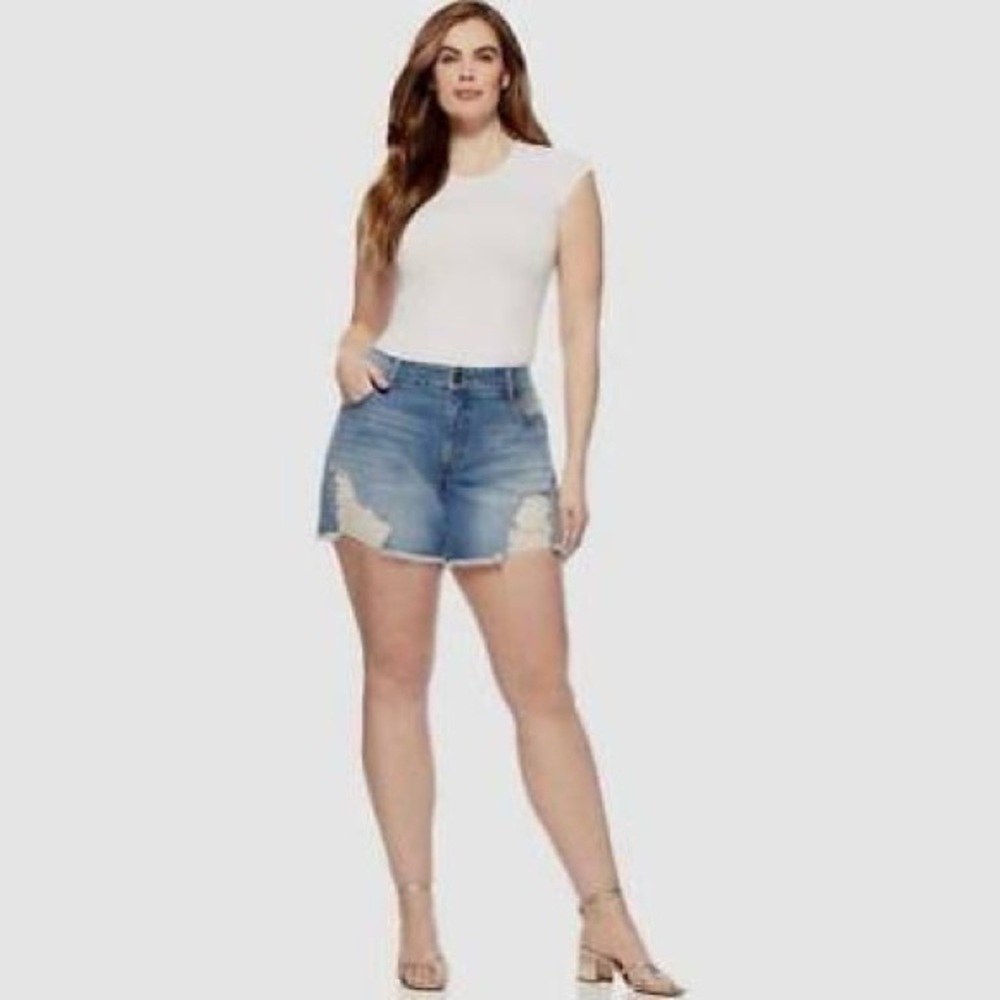 💙Sofia by Sofia Vergara Distressed Blue Jean Shorts with Raw Edge